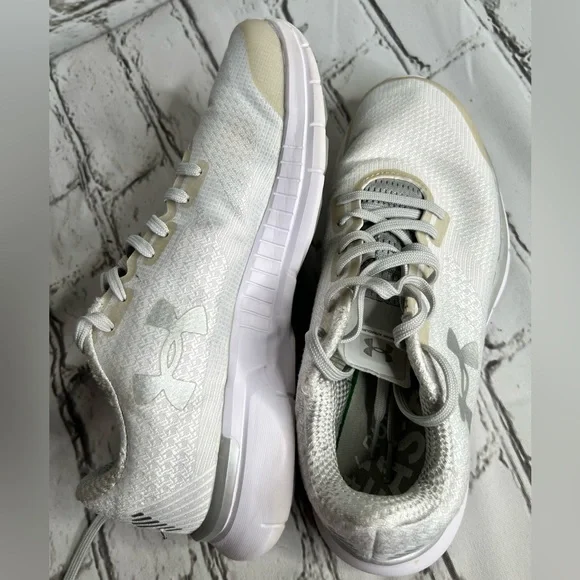 Under Armour Shoes - Picture 7 of 9